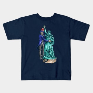 President dance with liberty statue Kids T-Shirt